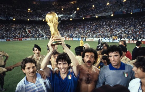 皇冠体育官网-查尔顿竞争激烈，球员竭尽全力争夺联赛前列的简单介绍