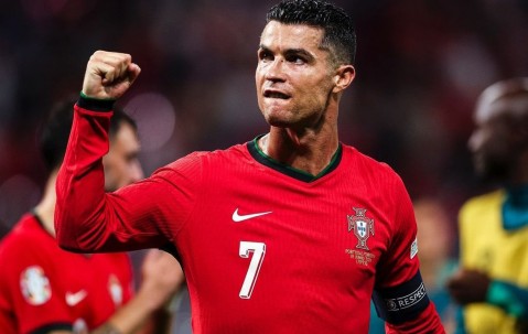 皇冠体育登录-葡萄牙球队逆袭成功，锋线势不可挡(乒乓球必背十句口诀技巧)